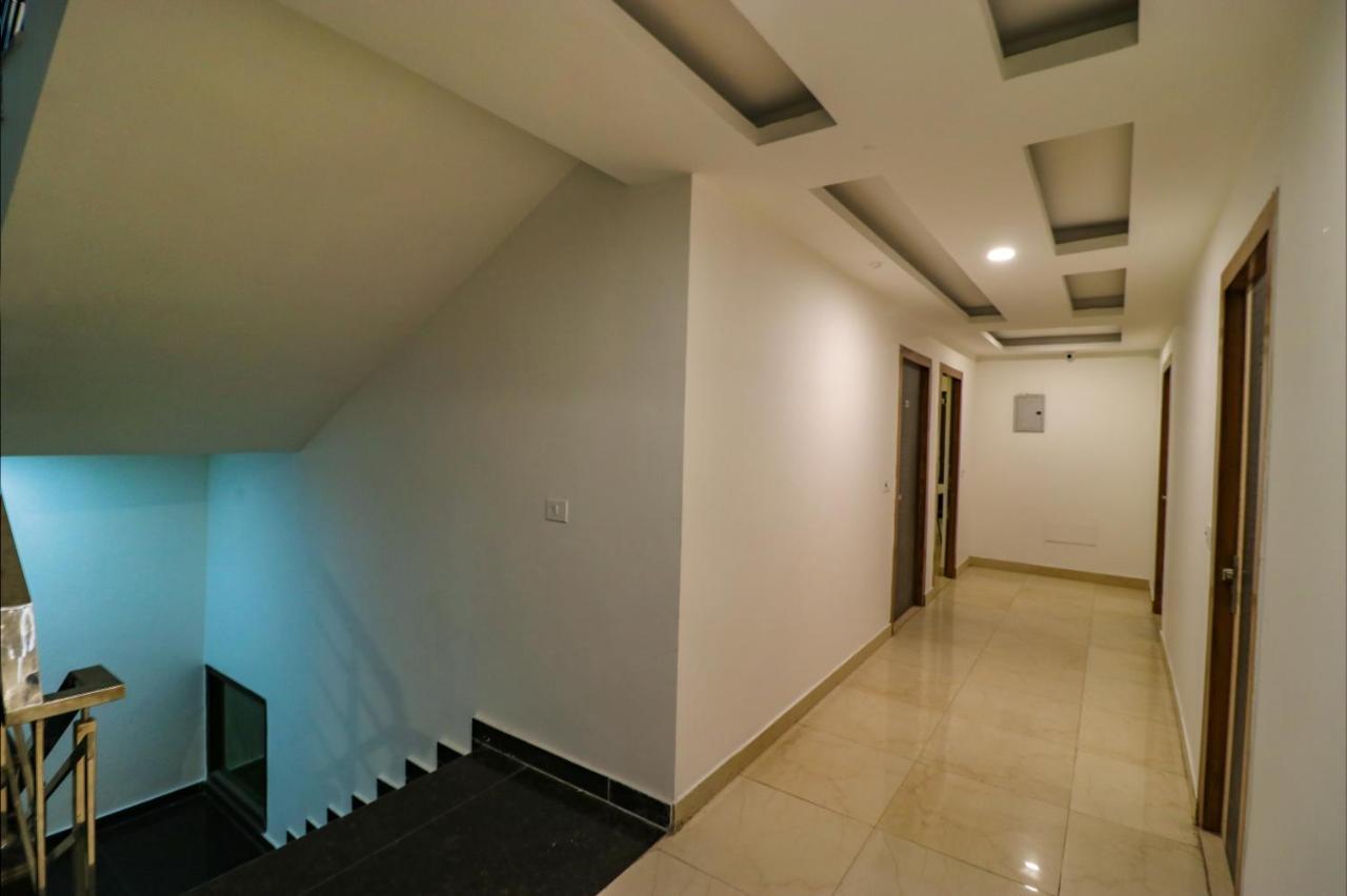 新德里 Fabexpress Dolphin International Near Delhi Airport酒店 外观 照片