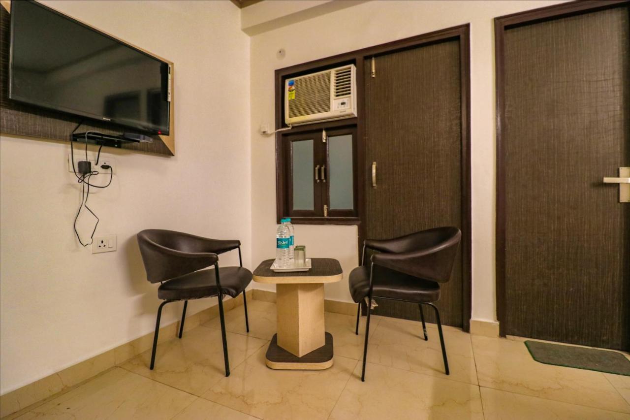 新德里 Fabexpress Dolphin International Near Delhi Airport酒店 外观 照片