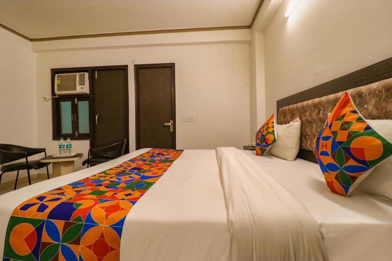 新德里 Fabexpress Dolphin International Near Delhi Airport酒店 外观 照片