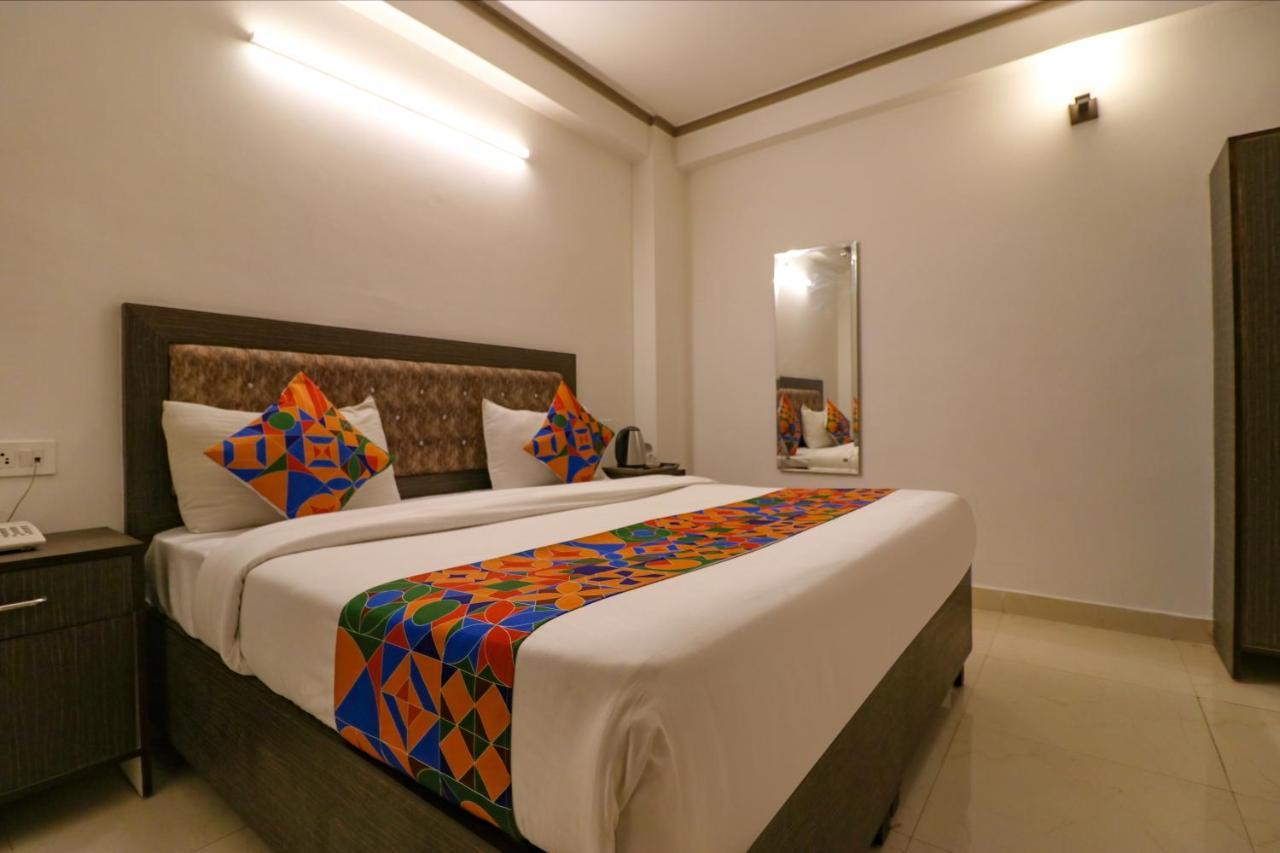 新德里 Fabexpress Dolphin International Near Delhi Airport酒店 外观 照片